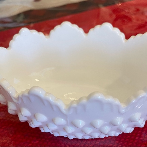 Milk Glass - Picture 5 of 11